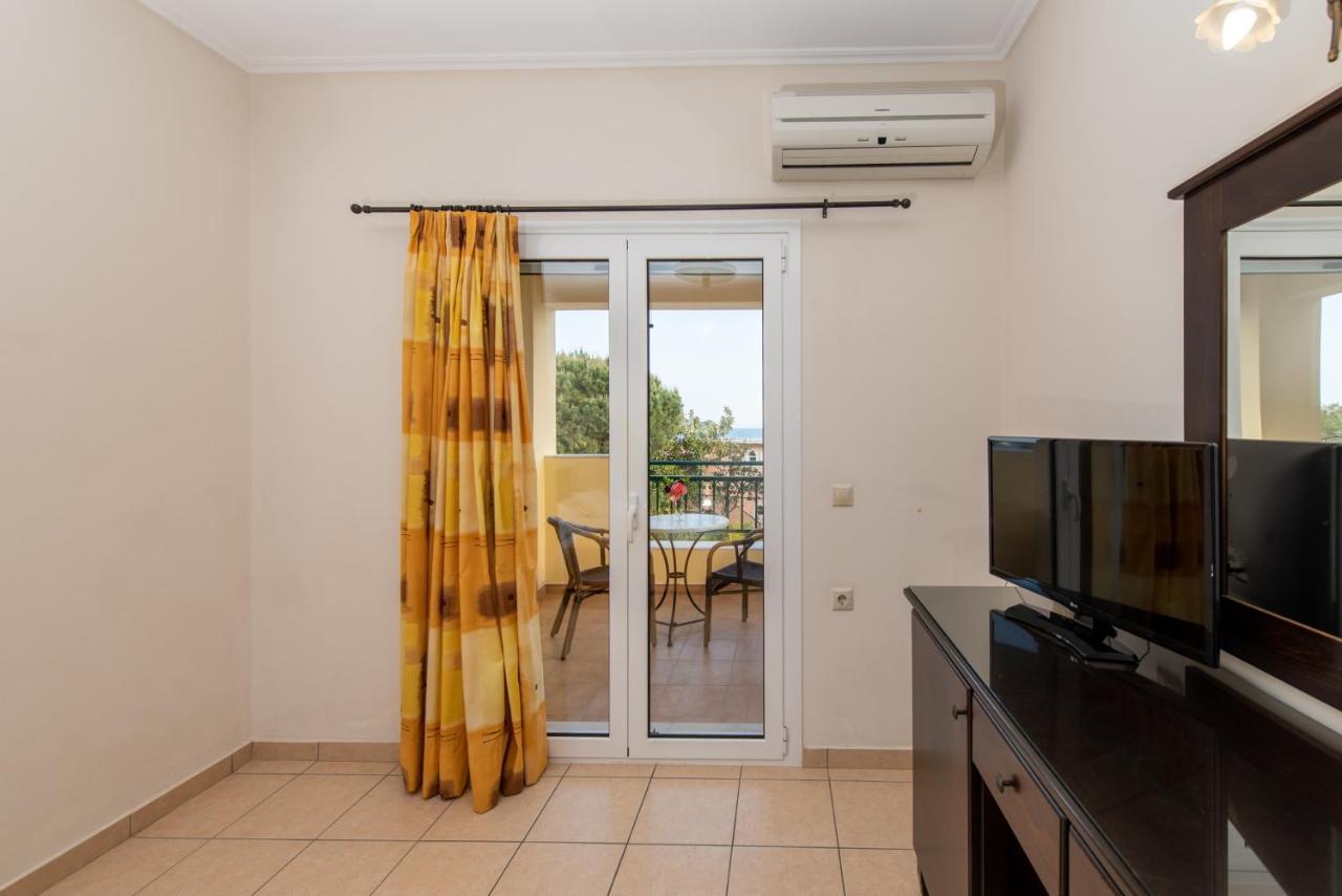 Koukla Mare Bed & Breakfast Lithakia  Bagian luar foto