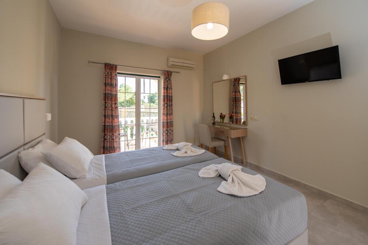 Koukla Mare Bed & Breakfast Lithakia  Bagian luar foto